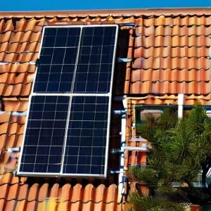 Солнечная энергетика: стоит ли чистить панели и когда это окупается